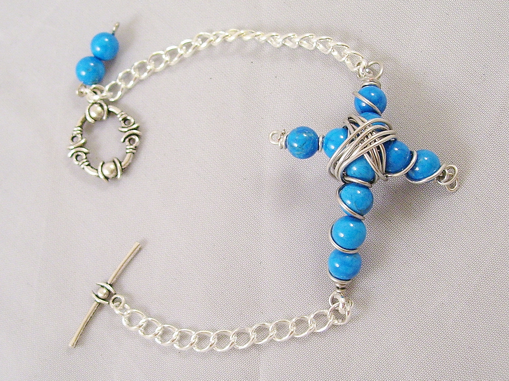 Beaded Cross Bracelet on Luulla